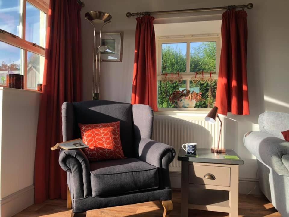 Red Kite Cottage Carmarthen Bagian luar foto