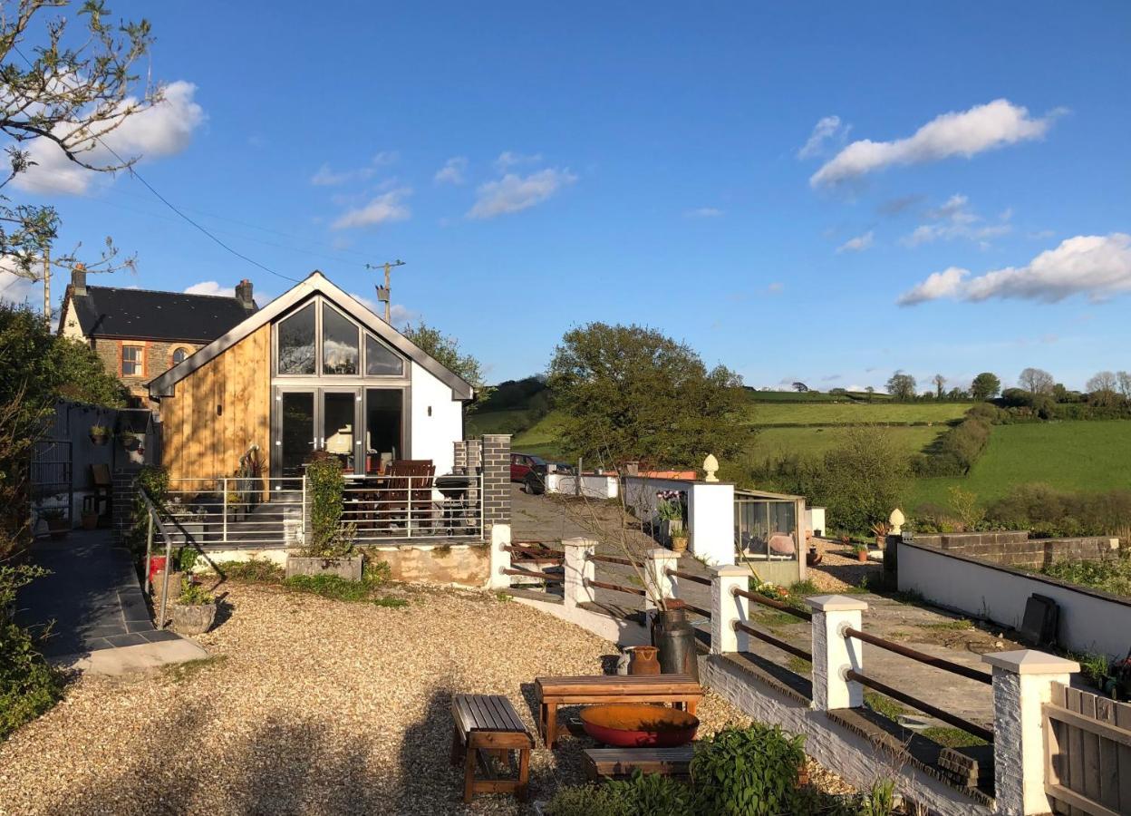 Red Kite Cottage Carmarthen Bagian luar foto