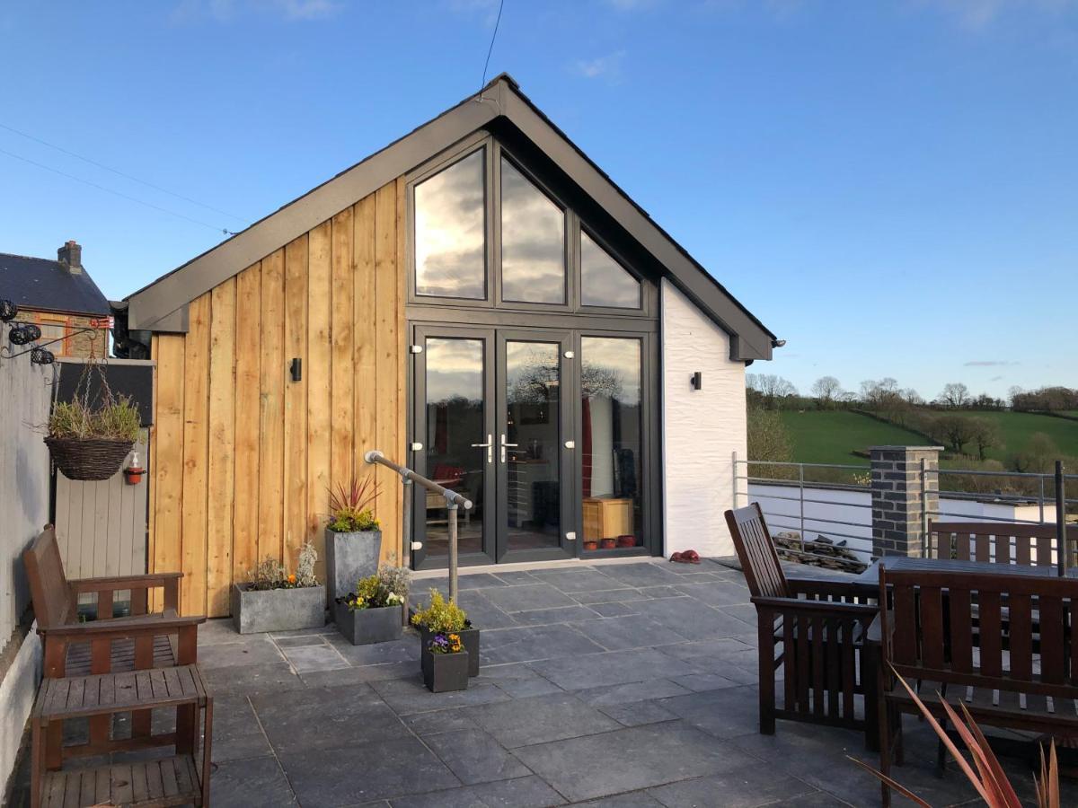 Red Kite Cottage Carmarthen Bagian luar foto